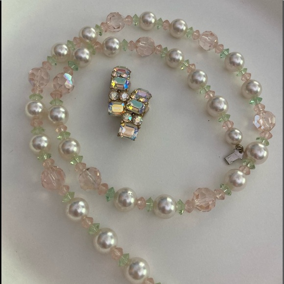 Pearl pastel crystal strand necklace 21” - Picture 7 of 7